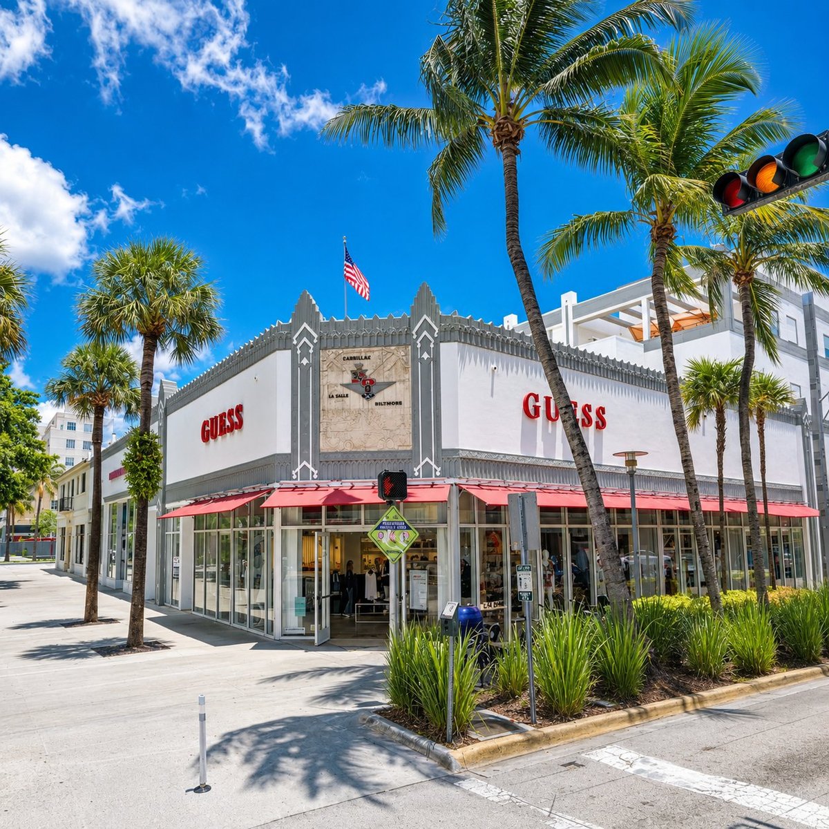546 Lincoln Rd retail refinance, Miami Beach FL — arranged by Piccard Financial
